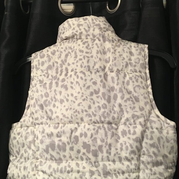 NWT New Directions animal print puffer vest small - Picture 10 of 11